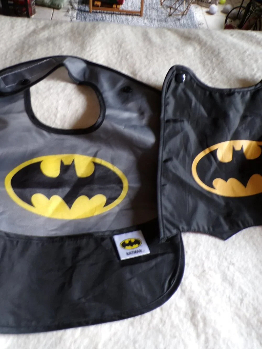 Bumkins DC Comics SuperBibs Batman and Superman Complete with Capes